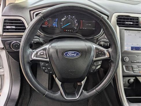 Used 2020 Ford Fusion SEL image 13