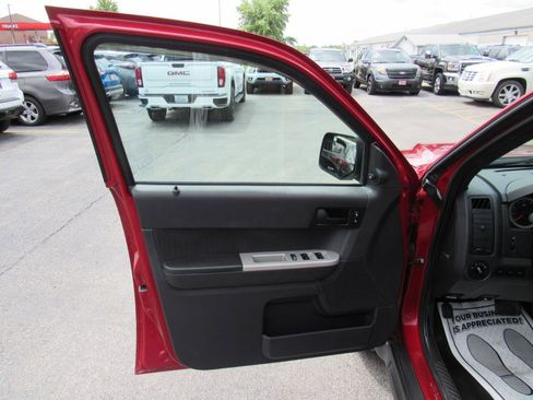 Used 2011 Ford Escape XLT w/ 203A Rapid Spec Order Code AWD/4WD image 17