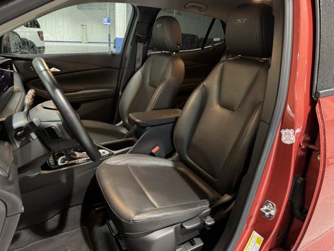 Used 2024 Buick Encore GX Sport Touring image 25