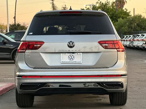 Certified 2023 Volkswagen Tiguan SE R-Line image 5