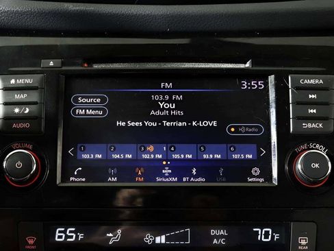 Used 2020 Nissan Rogue SV w/ Premium Package FWD image 33