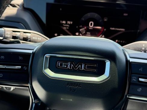 Used 2025 GMC Yukon AT4 w/ AT4 Premium Package AWD/4WD image 24