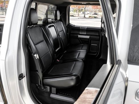 Used 2017 Ford F250 Lariat w/ FX4 Off-Road Package image 38