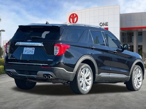 Used 2022 Ford Explorer Platinum w/ Equipment Group 601A image 4