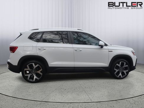Used 2023 Volkswagen Taos SEL image 8