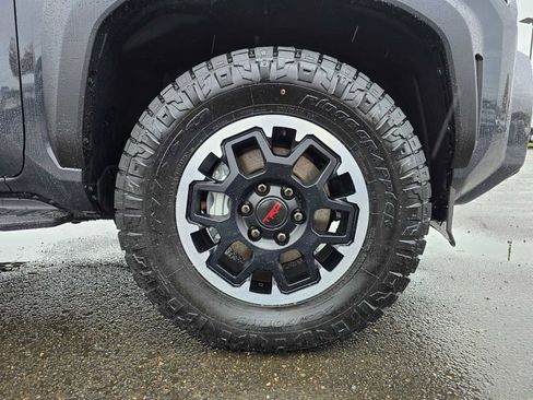 Certified 2025 Toyota 4Runner TRD Off-Road Premium image 9