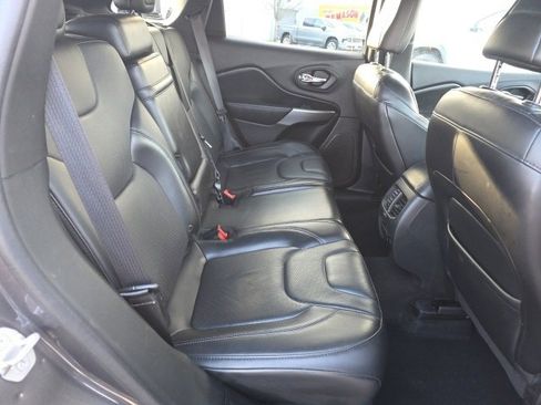 Used 2019 Jeep Cherokee High Altitude image 14