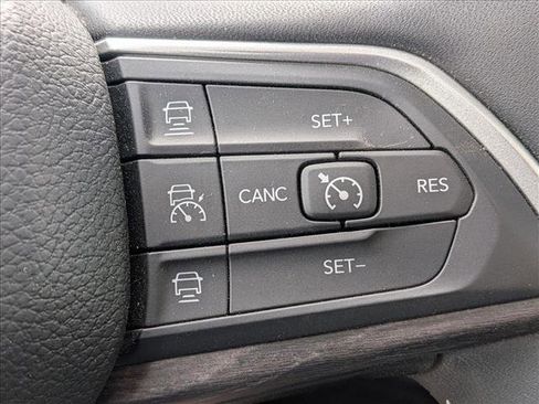 Used 2023 Jeep Grand Cherokee 4WD 4xe image 12