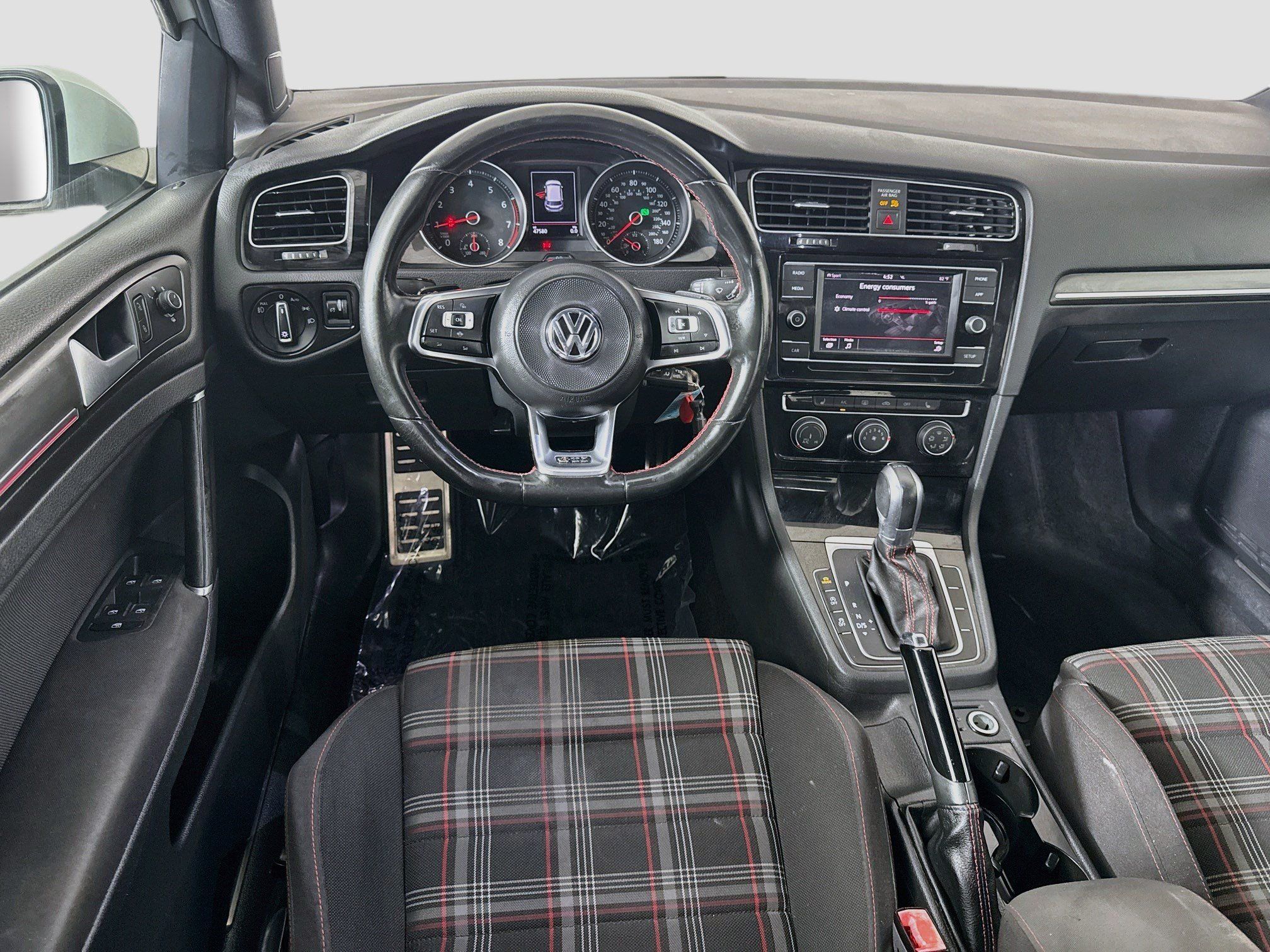 Used 2019 Volkswagen GTI SE FWD image 17