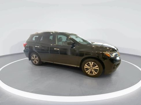 Used 2019 Nissan Pathfinder SL AWD/4WD image 2