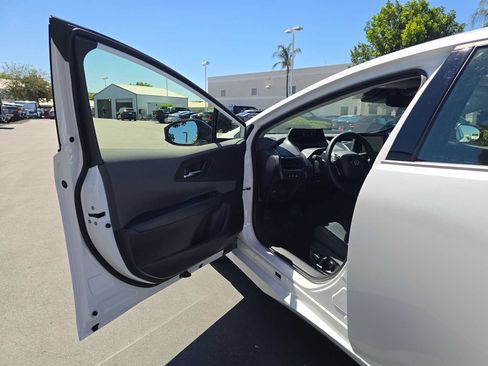 Certified 2026 Toyota Prius XLE FWD image 21