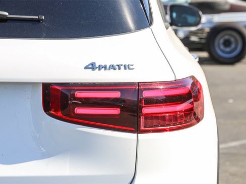 Used 2024 Mercedes-Benz GLB 250 4MATIC image 10