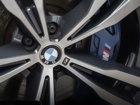 Used 2023 BMW X7 M60i image 14