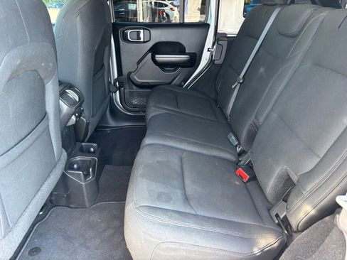 Used 2018 Jeep Wrangler Unlimited Sport S AWD/4WD image 9