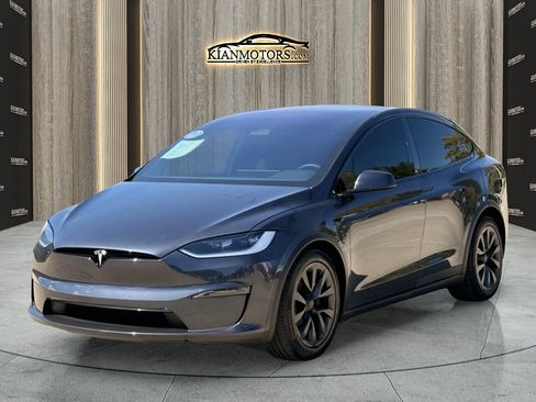 Used 2025 Tesla Model X AWD/4WD image 3
