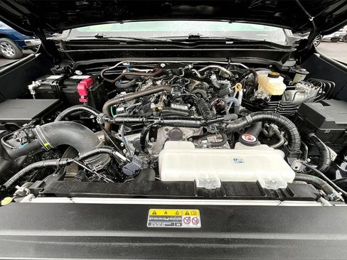 Used 2025 Toyota Tacoma TRD Off-Road image 10