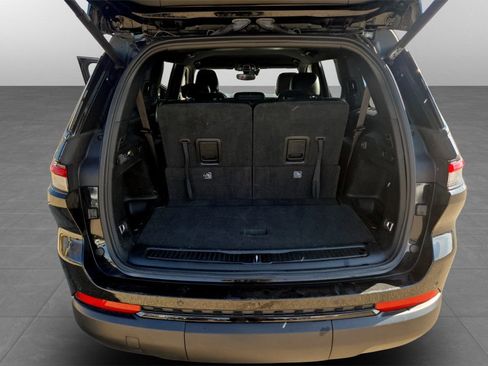 Used 2024 Jeep Grand Cherokee L Laredo image 32