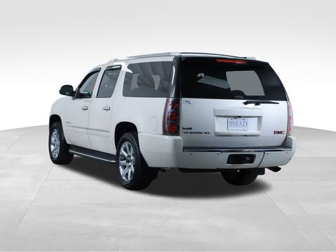 Used 2011 GMC Yukon XL Denali image 10