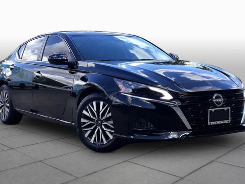 Certified 2023 Nissan Altima 2.5 SV FWD image 3