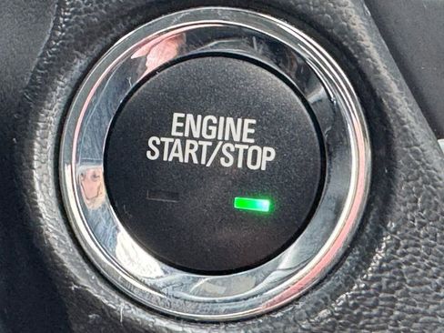 Used 2018 GMC Yukon SLT w/ Premium Edition image 13