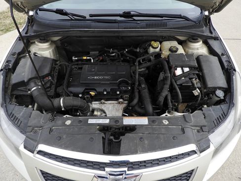 Used 2013 Chevrolet Cruze LT FWD image 33