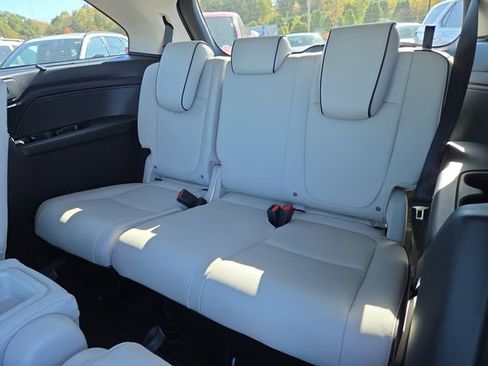 New 2026 Honda Odyssey Touring image 7