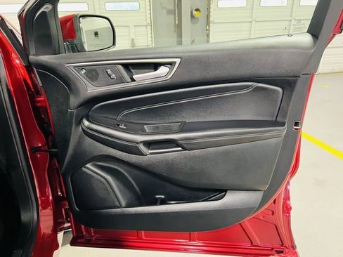 Used 2022 Ford Edge Titanium image 33