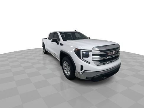 Used 2022 GMC Sierra 1500 SLE image 2