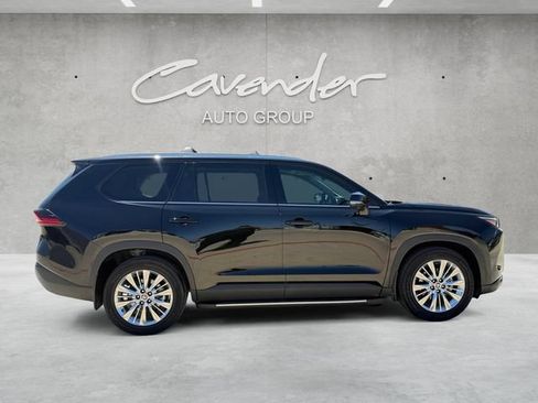 Used 2025 Toyota Grand Highlander AWD image 18