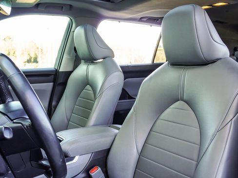 Used 2022 Toyota Highlander XLE image 33