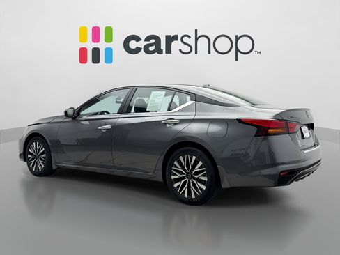 Used 2023 Nissan Altima 2.5 SV FWD image 3