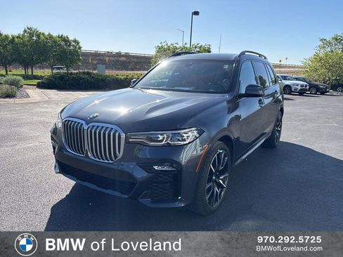 Used 2022 BMW X7 xDrive40i w/ M Sport Package AWD/4WD image 1
