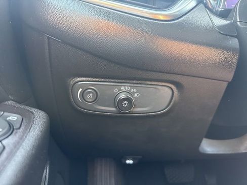 Used 2022 Chevrolet Equinox LT FWD image 16