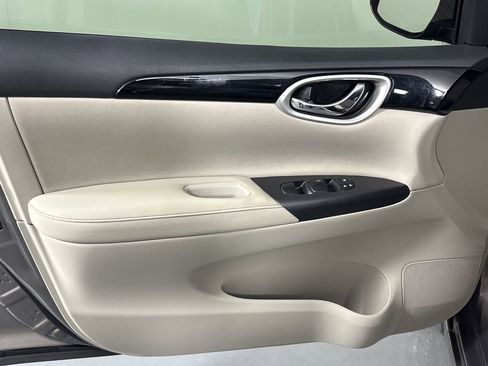 Used 2016 Nissan Sentra SV image 25