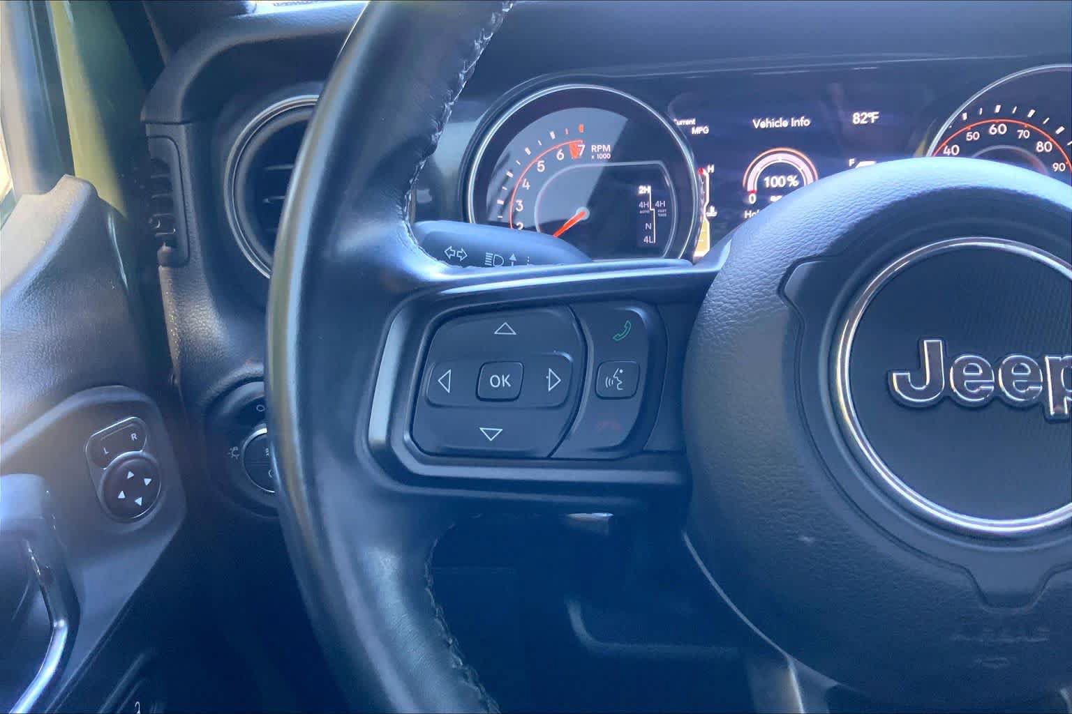 Used 2022 Jeep Gladiator Sport AWD/4WD image 21