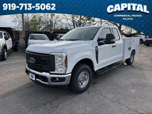 New 2026 Ford F250 XL w/ XL Chrome Package image 1