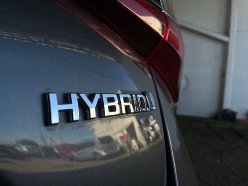 Used 2020 Toyota Prius LE image 10