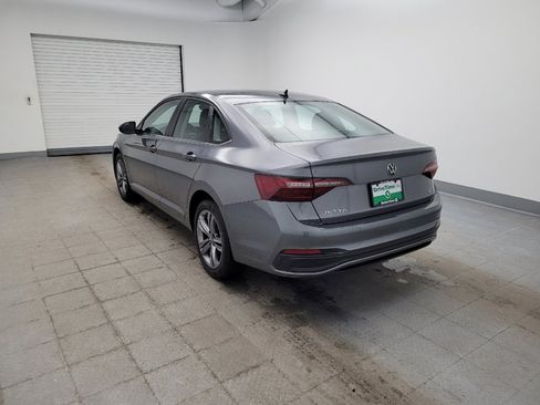 Used 2024 Volkswagen Jetta SE FWD image 5
