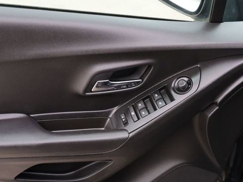 Used 2016 Chevrolet Trax LS image 11