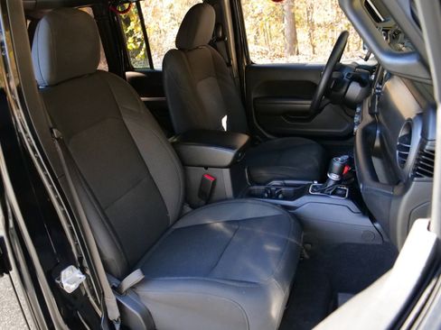 Used 2022 Jeep Wrangler Unlimited Sport image 38