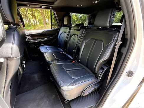 Used 2020 Ford Expedition Limited RWD image 19