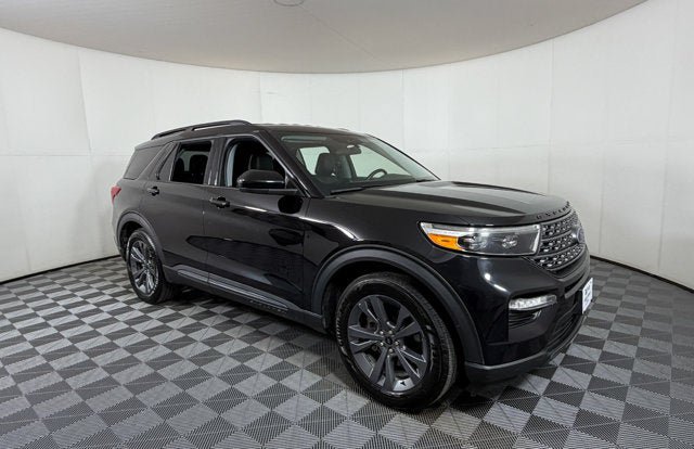 Certified 2023 Ford Explorer XLT w/ Equipment Group 202A RWD image 1