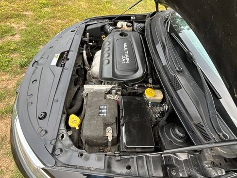 Used 2015 Chrysler 200 Limited w/ Convenience Group FWD image 15