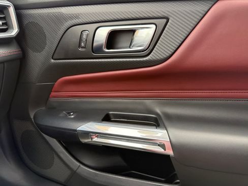 Used 2025 Ford Mustang Premium RWD image 27