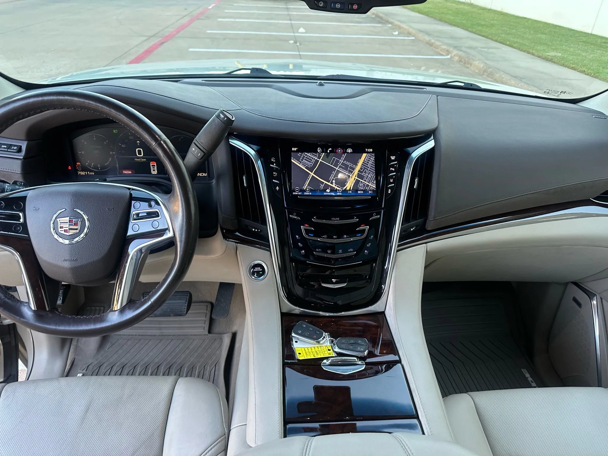 Used 2015 Cadillac Escalade Luxury AWD/4WD image 21