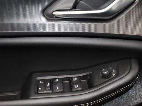 Used 2024 Jeep Grand Cherokee Laredo X image 15