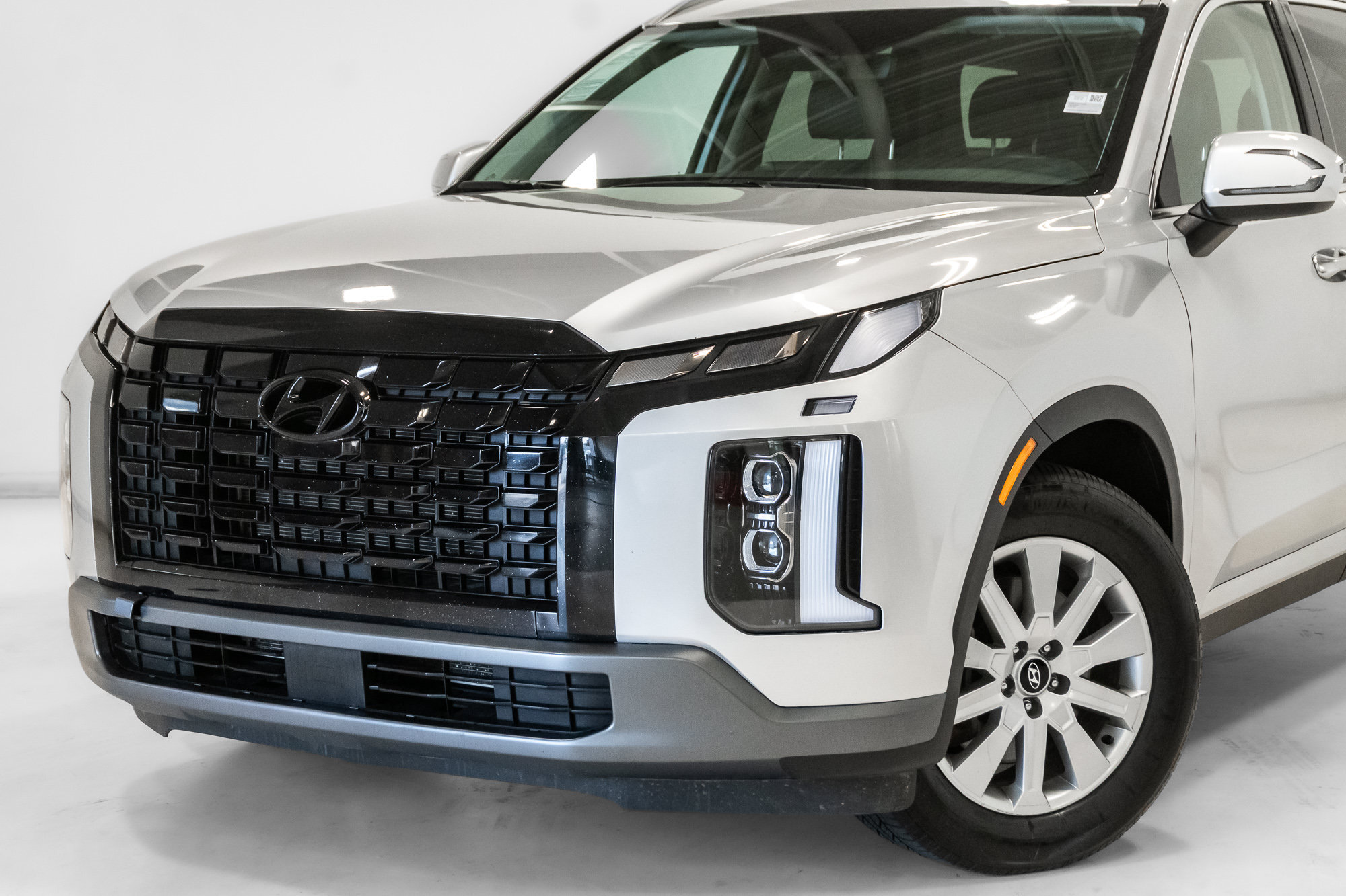 Used 2025 Hyundai Palisade SEL FWD image 2