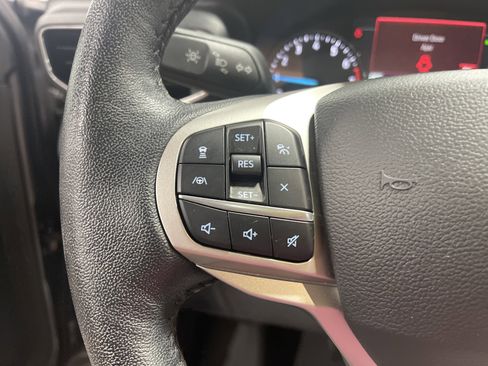 Used 2022 Ford Explorer XLT w/ Equipment Group 202A image 20