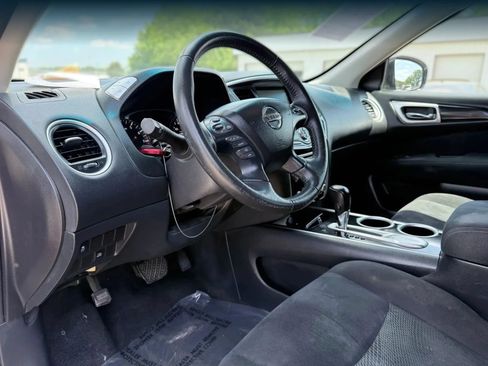 Used 2015 Nissan Pathfinder SV FWD image 17