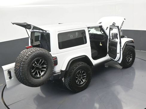 Used 2025 Jeep Wrangler Rubicon w/ Xtreme 35 Tire Package AWD/4WD image 59